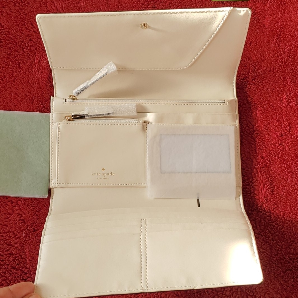 Kate Spade Large Wallet - Picture 6 of 7